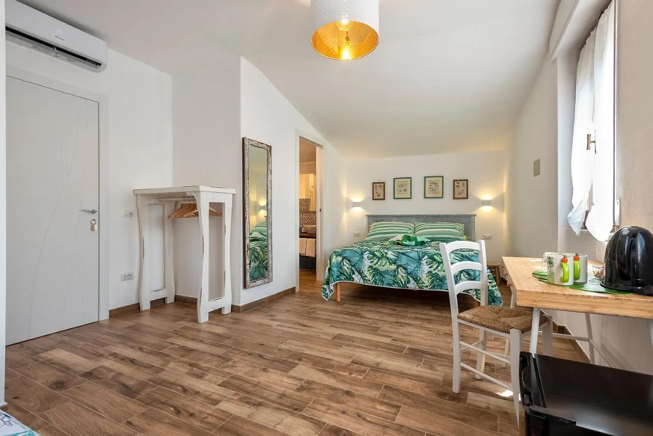 Dery Alghero Holiday Rooms Italia